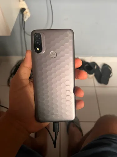 Celular com defeito. Aceito oferta!