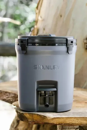 Garrafa Térmica Jug Adventure Isolamento Térmico De Espuma 7.5l Charcoal Stanley