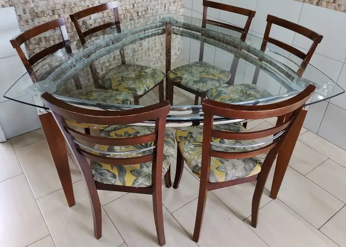 Jogo Mesa com 6 cadeiras
