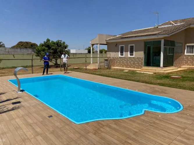 Piscina grande com 9 mts instalada