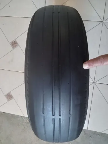 Pneu 175/75 aro 14 ótimo para estepe