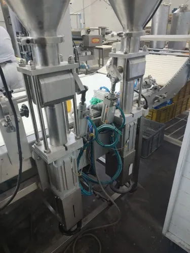 Máquina para produzir Esfiha, Pastéis e todos os alimentos com massa com recheio