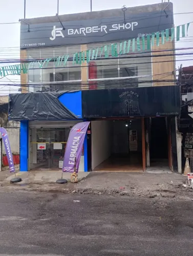 Alugo loja em brotas.R$ 1.200. tel 9- *. Val: 1.700