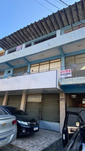 Vendo ou alugo prédio de 3 andares com loja muito grande em baixo