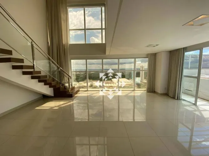Cobertura duplex com 3 suítes e vista para o lago no Edifício Capim Dourado