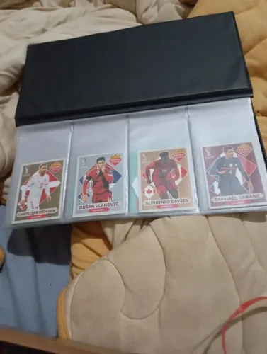 Vendo 4 Figurinhas Extras Copa 2022 (Bordô, Bronze, Prata E Ouro)