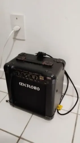 Amplificador meteoro para guitarra 10wtts