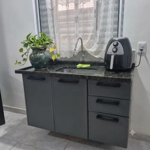 Armário de cozinha com pia