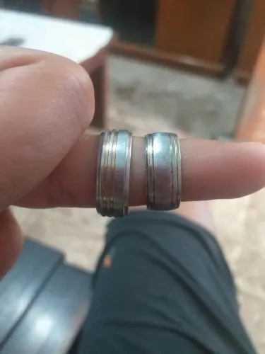 Vendo duas alianças