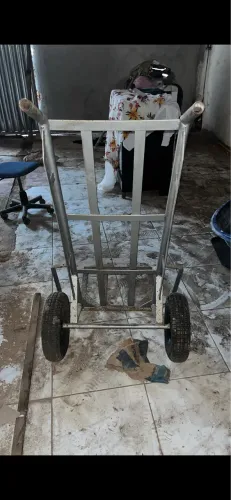 Carrinho de carga só encher os pneus