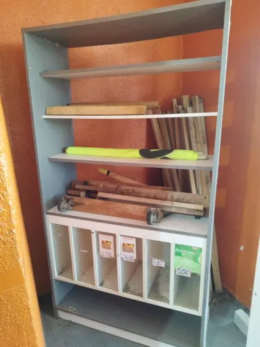 Expositor e prateleira
