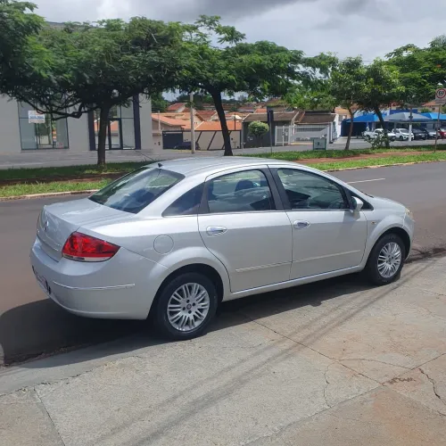 Fiat Linea Essence Dualogic 1.8 Flex 16V 4P 2013