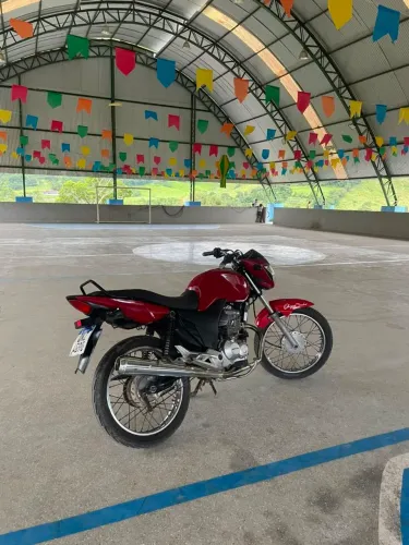 Moto emplacada pra vender ou trocar em carro celta ou gol ou cosa ou palio