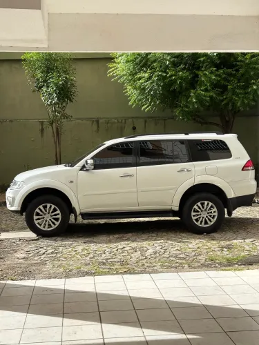 Mitsubishi Pajero Dakar HPE 3.2 4X4 T.I Dies 5P AUT 2015
