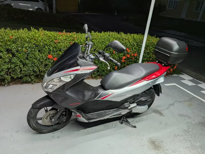 Honda PCX 2018 Sport - Bem Conservada