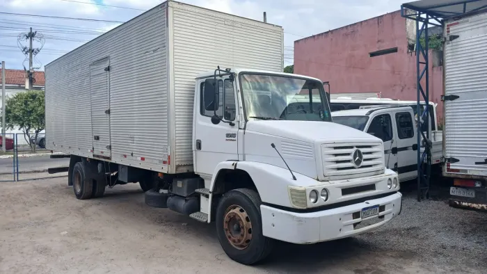 Mercedes 12.18 Ano 2001