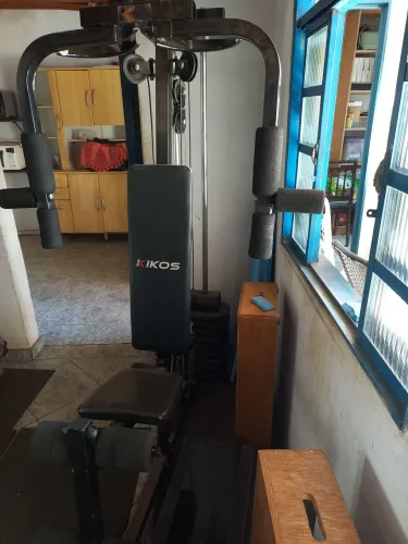 Aparelho de musculação 
