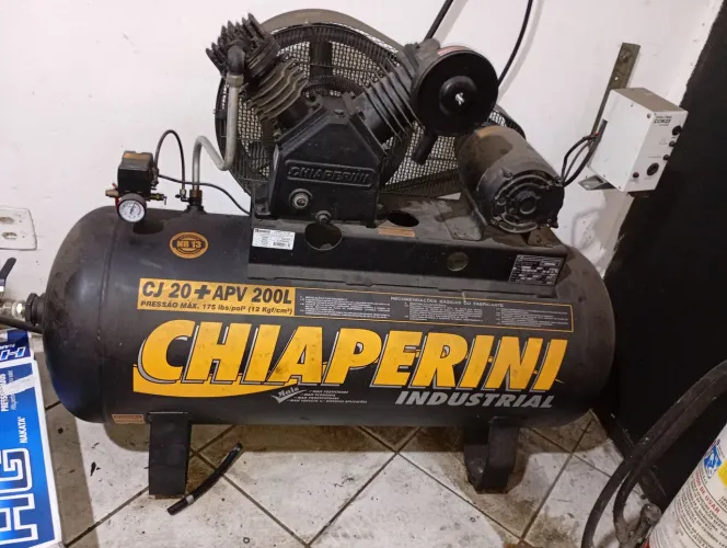 Compressor chiaperini 200 litros 5 hp trifásico