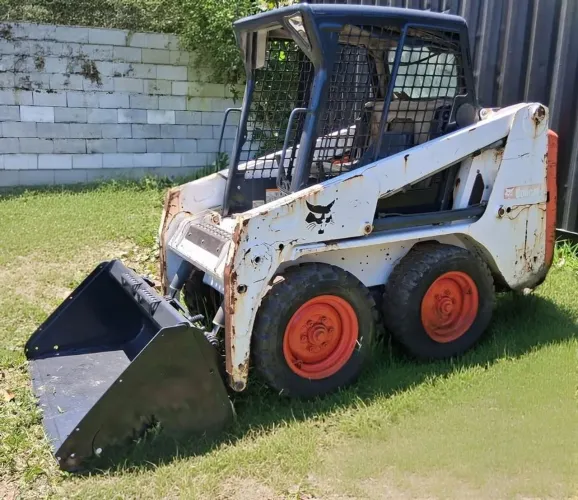 Carregadeira Bobcat S100 - 2014 Apenas 2400 Horas!