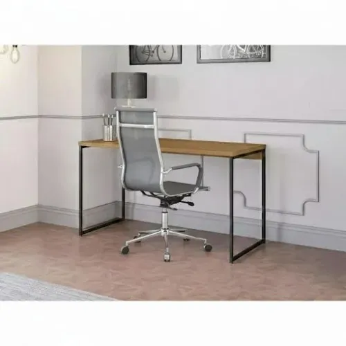 Mesa 1.36m e cadeira Presidente 