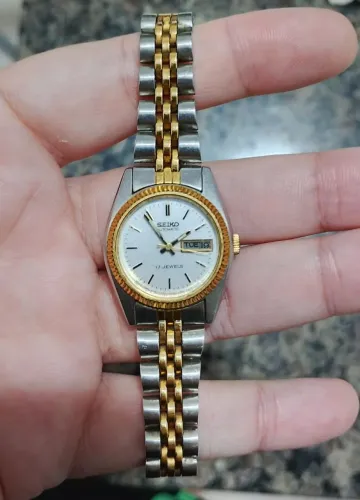 Um Relógio Feminino Vintage Seiko Automático (17 Jewels) - Clássico Bicolor
