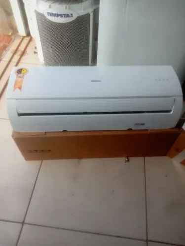 Vendo 2 ar-condicionado seminovos condensadora toda em cobre
