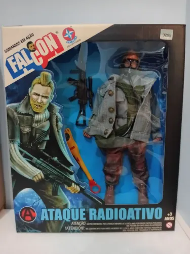 Brinquedo boneco Falcon ataque radioativo