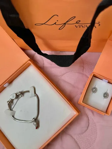Vivara Life - Pulseira + 1 berloque + par de brincos