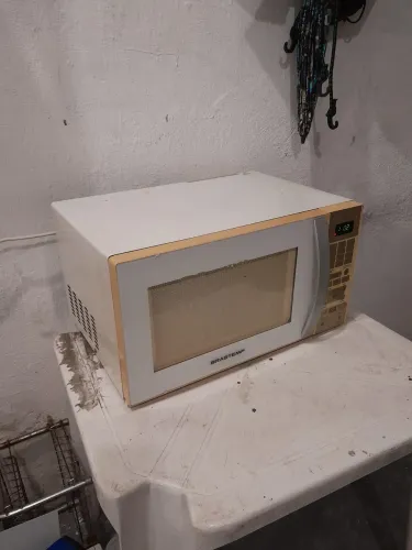 Vendo micro-ondas Brastemp de 30L em boas condições de uso