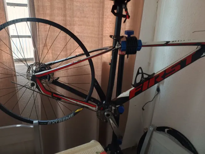 Quadro FIRST athymus tamanho 17.5