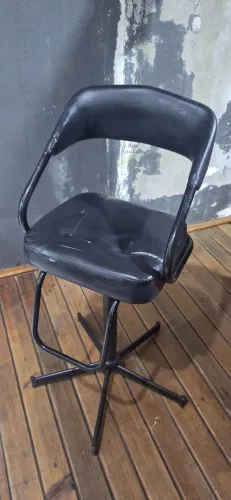 Vendo cadeira infantil para salões ou barbearia