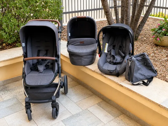 Carrinho ABC Design Como 4 Completo com Moisés, Bebê Conforto, Mala e Manual