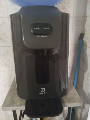 Vende-se um gela água semi novo qualquer coisa chama no zap *