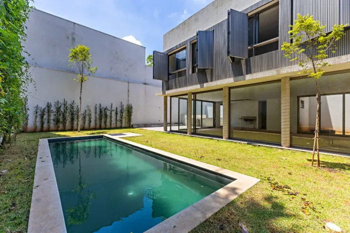 Casa de luxo em condomínio no Alto de Pinheiros, São Paulo-SP: 4 quartos, 4 suítes, 5 sala