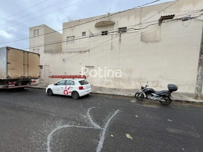 Casa para alugar, 3 quartos, Tibery - Uberlândia/MG - Rotina Imobiliária