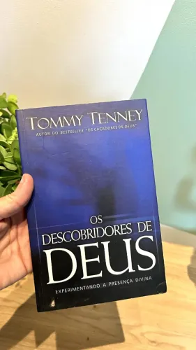 Os Descobridores De Deus