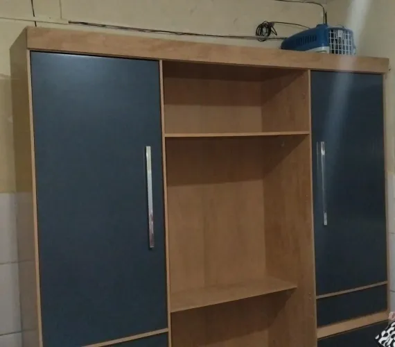 Guarda roupa de 6 portas