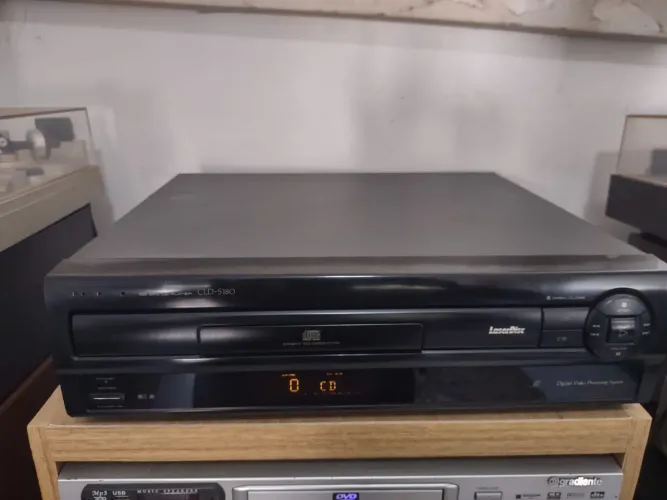 Vendo Ld e toca CD Pioneer   CLD- S 180