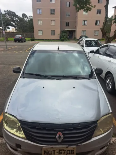 Carro bom em estado de uso