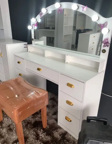 Canarim Ariel em mdf banqueta de brinde