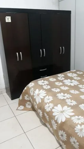 ALUGO QUARTO PARA MOÇAS *