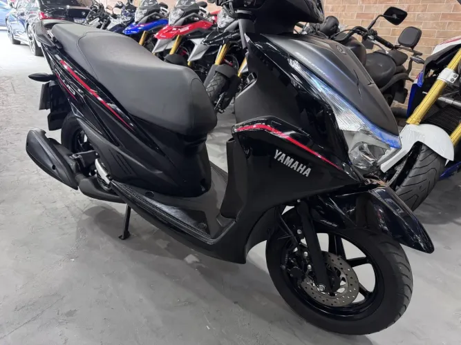 Yamaha Fluo 125 hybrid connected abs 2026