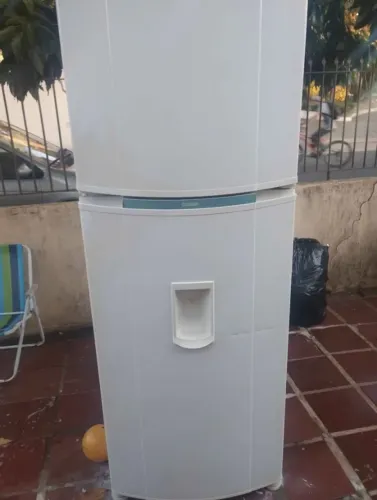 Geladeira Consul grande 480l reformada pintada funcionando que e uma beleza 110v