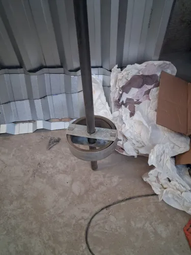 Vendo mola de porta de aço com bastão nova valor 250 reais