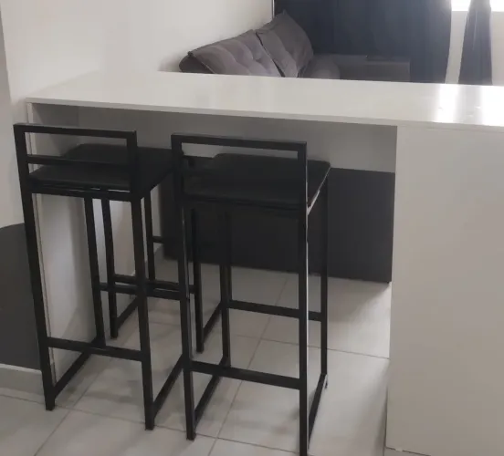 Bancada com banquetas