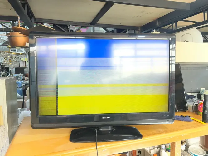 Tv Philips LCD Full HD 42PFL3604/78 com Defeito