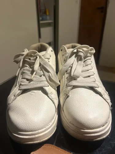 Tênis branco Zara