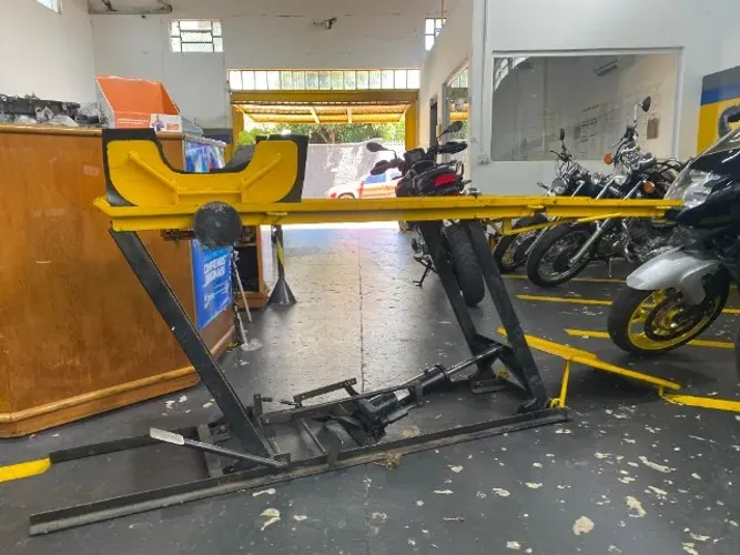 ELEVADOR HIDRÁULICA DE MOTO