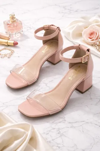Sandalia de salto rosa