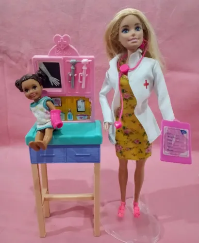 Barbie pediatra ortopedista Mattel, peças originais, excelente estado de conserva